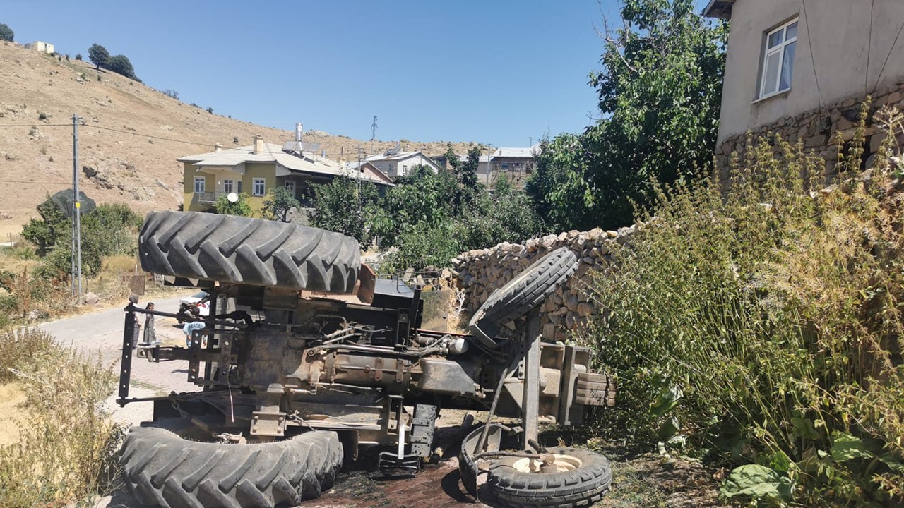 Konya’da feci kaza: Devrilen traktörün altında kalan kadın öldü