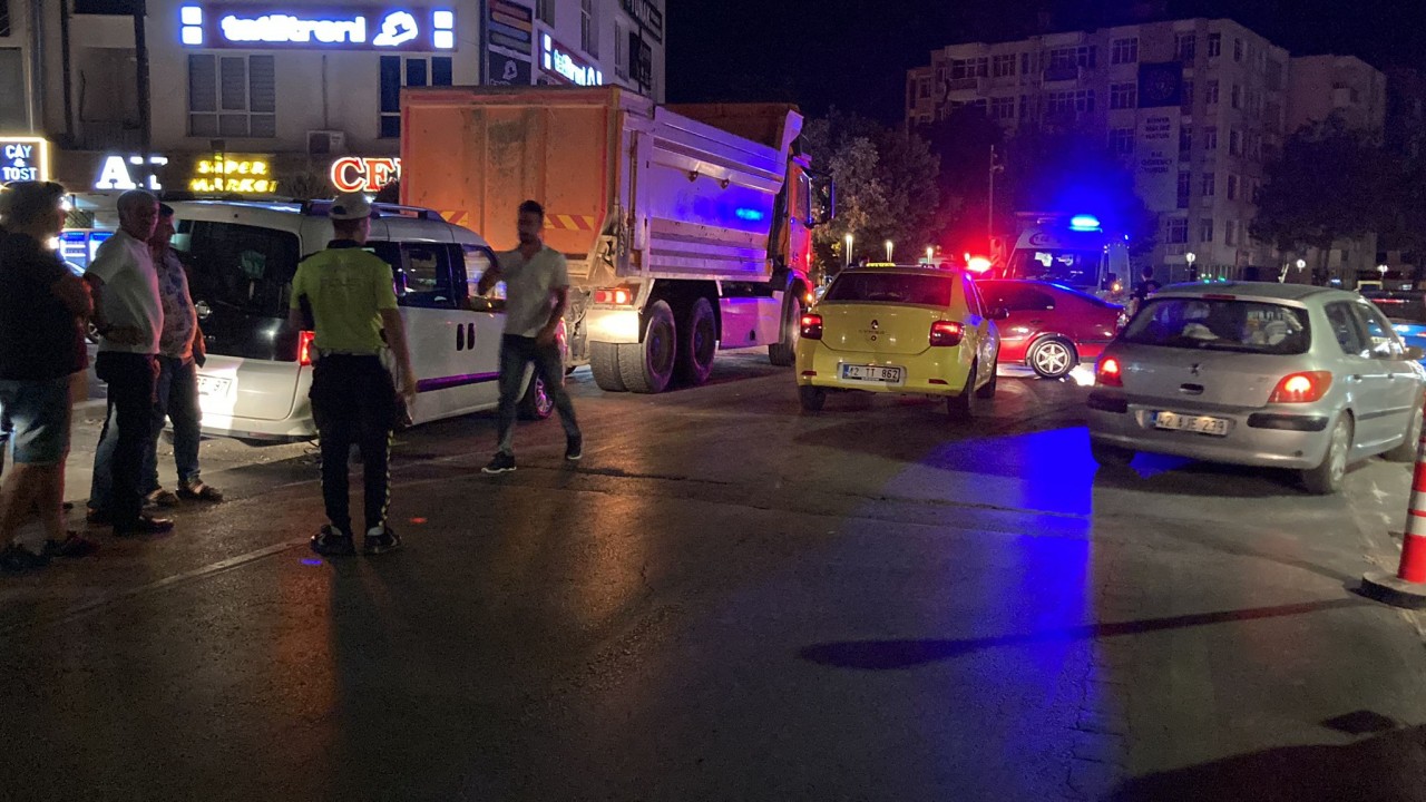 Konya'da 233 Promil alkollü şahıs, iki araca ve bir kamyona çarptı!