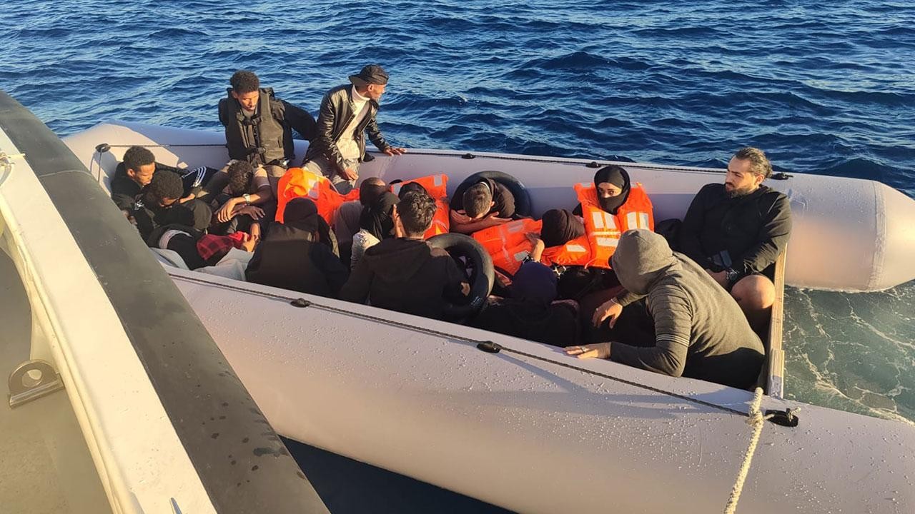 Yunanistan’ın geri ittiği 48 düzensiz göçmen kurtarıldı