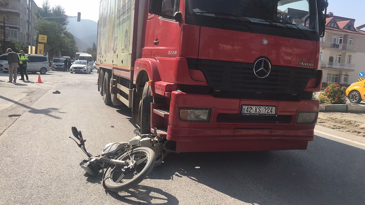 Konya’da kamyon motosiklete çarptı: 1 kişi hayatını kaybetti