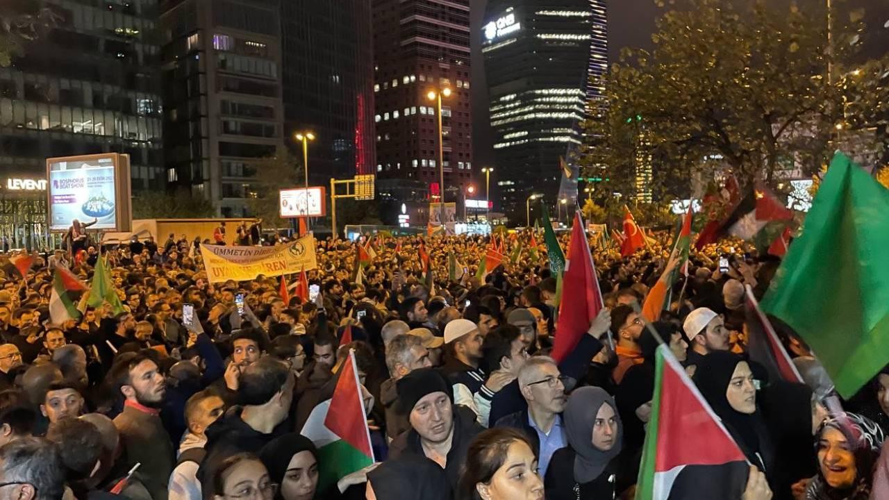 İsrail’in Gazze’deki hastaneye saldırısı İstanbul’da protesto ediliyor
