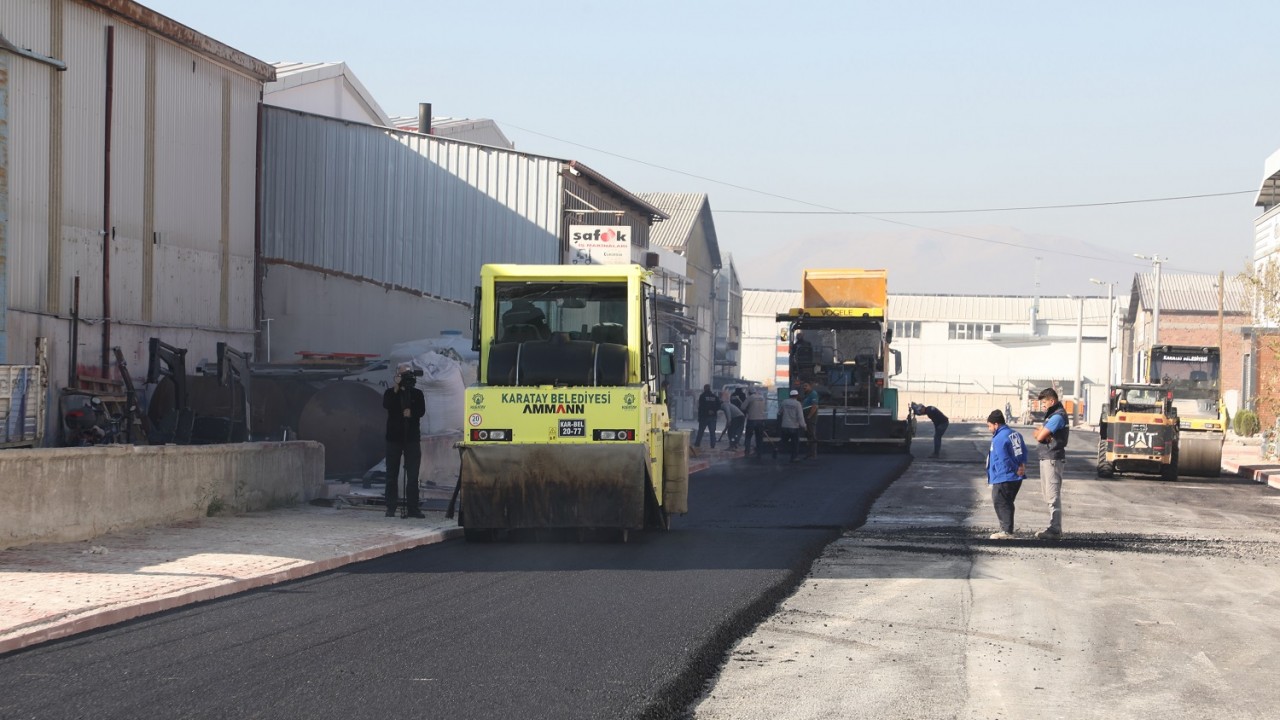 Karatay’da sıcak asfalt çalışması devam ediyor