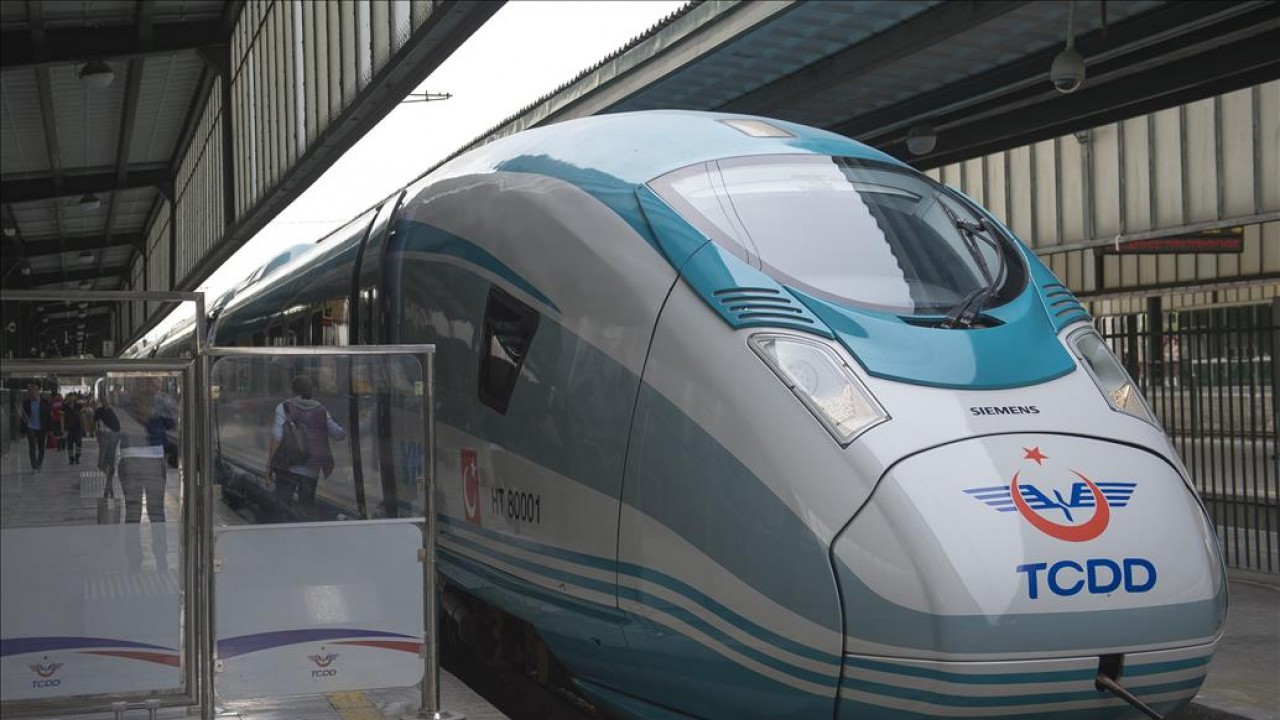 Ulaştırma ve Altyapı Bakanı Uraloğlu Süper Hızlı Tren için tarih verdi