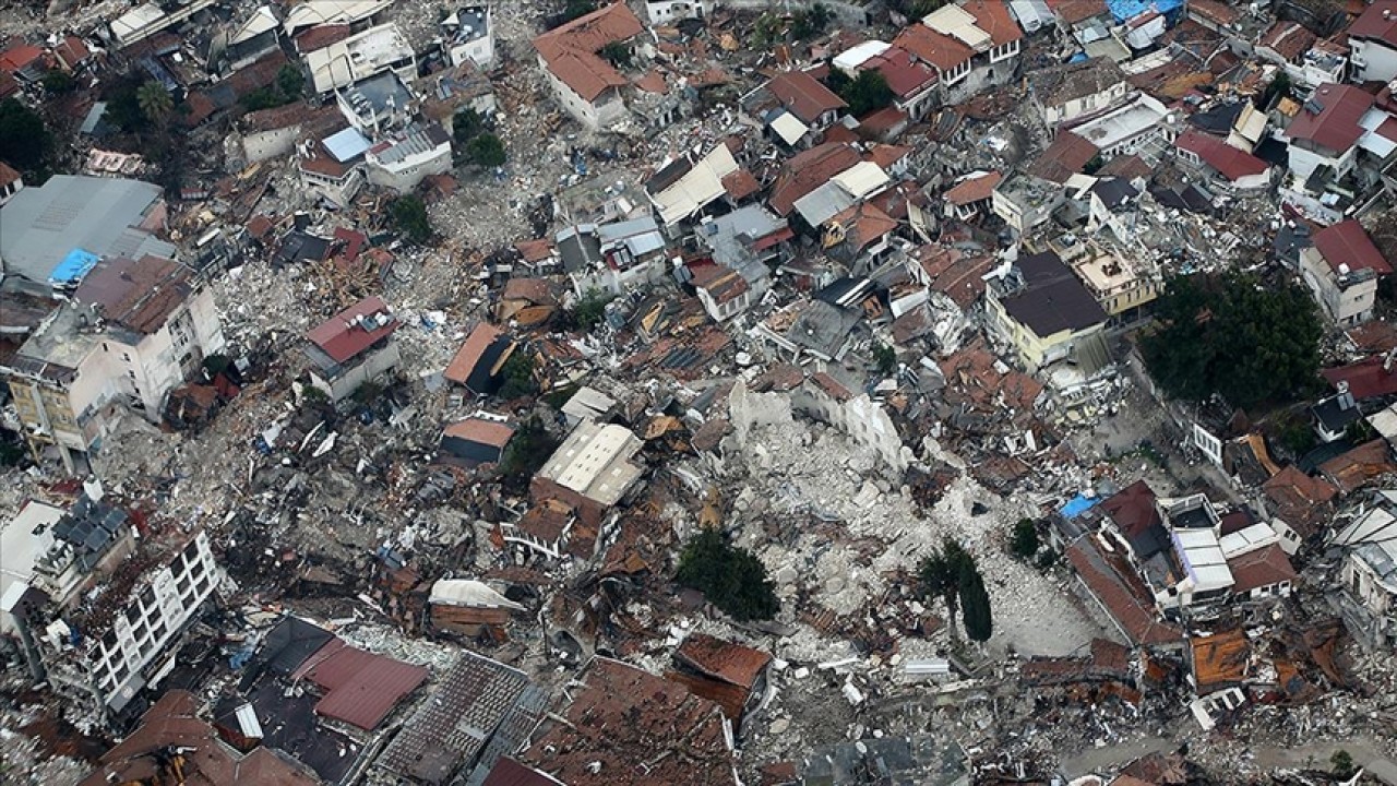 Depremin 275’inci günde enkazdan ceset çıkarıldı