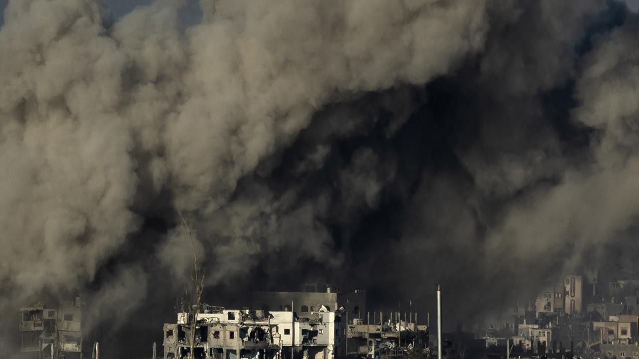 İsrail Gazze’de yine bir okulu bombaladı