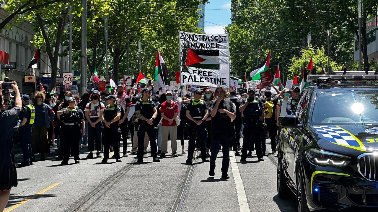 Avustralya’da yüzlerce öğrenci Filistin’e destek amacıyla ders bıraktı