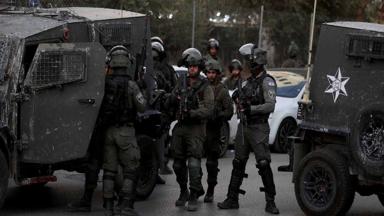 İsrail Batı Şeria ve Doğu Kudüs’te 13 Filistinliyi gözaltına aldı