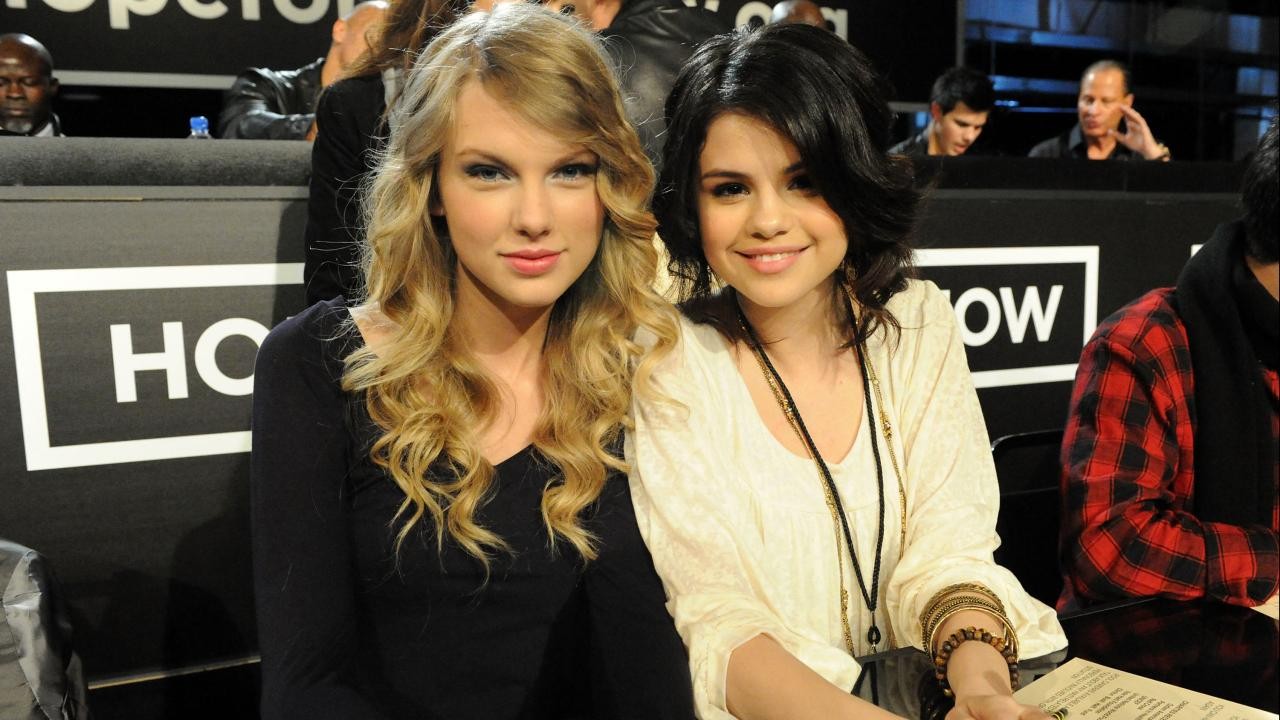 Selena Gomez ve Taylor Swift geliri Gazze’ye bağışlanacak gösteriyi izledi