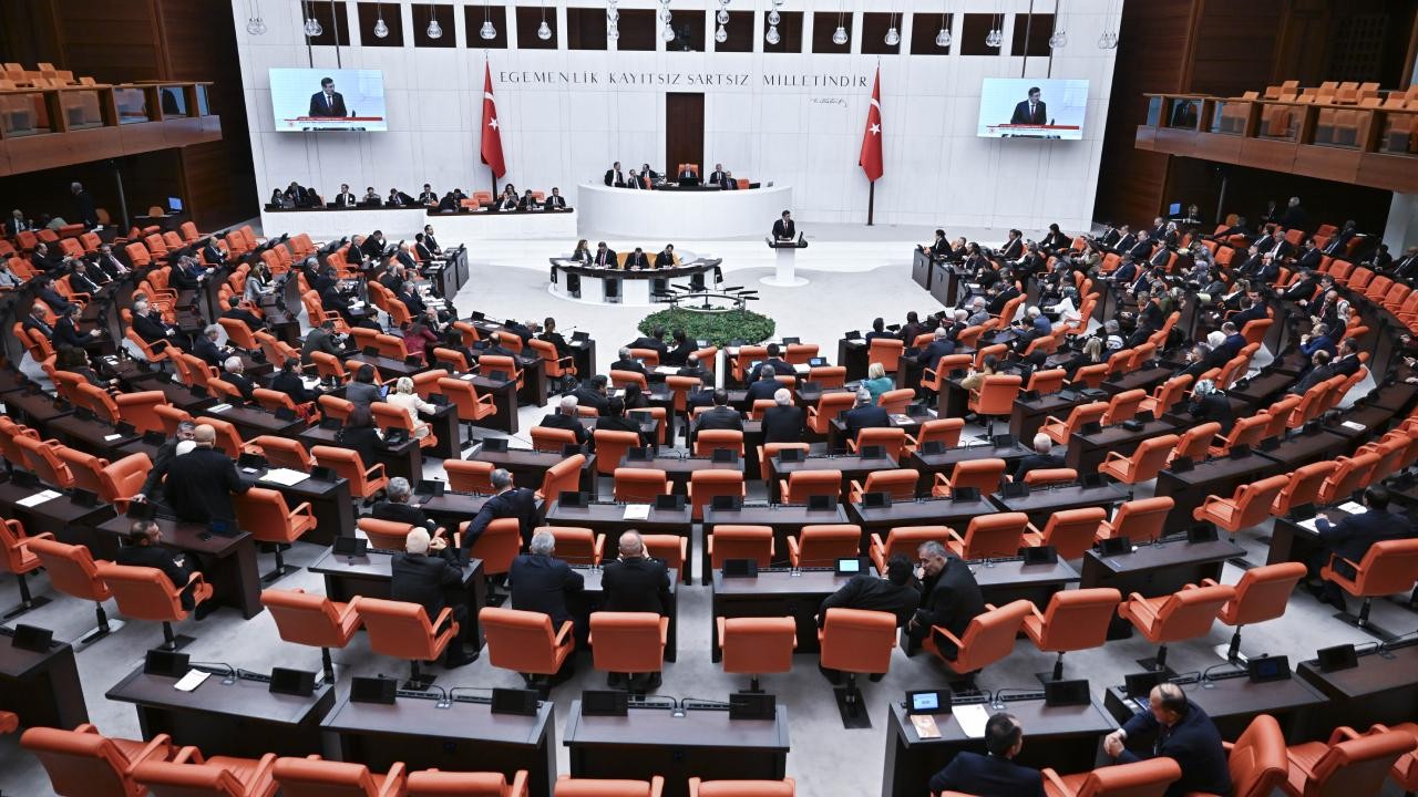 Türkiye’de 141 siyasi parti faaliyet gösteriyor