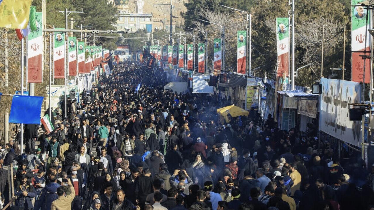 İran'daki kanlı saldırıyı DAEŞ üstlendi