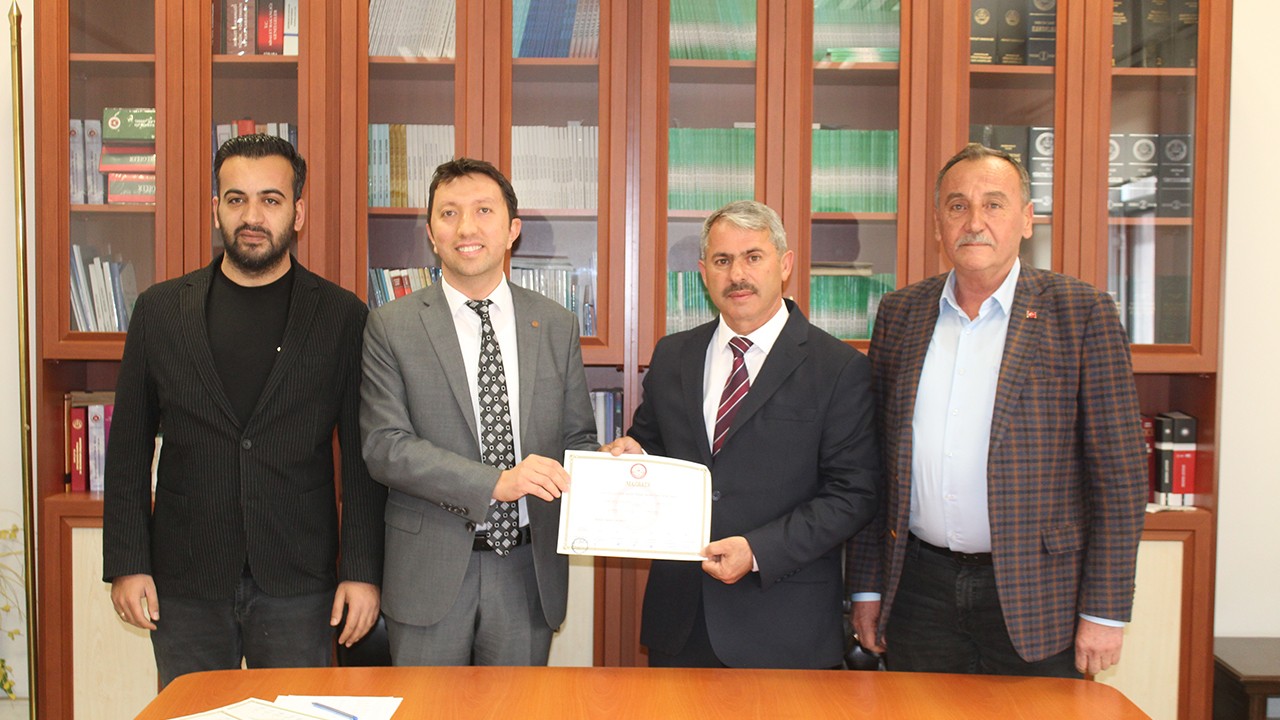 Yunak Belediye Başkanı Günaltay mazbatasını aldı