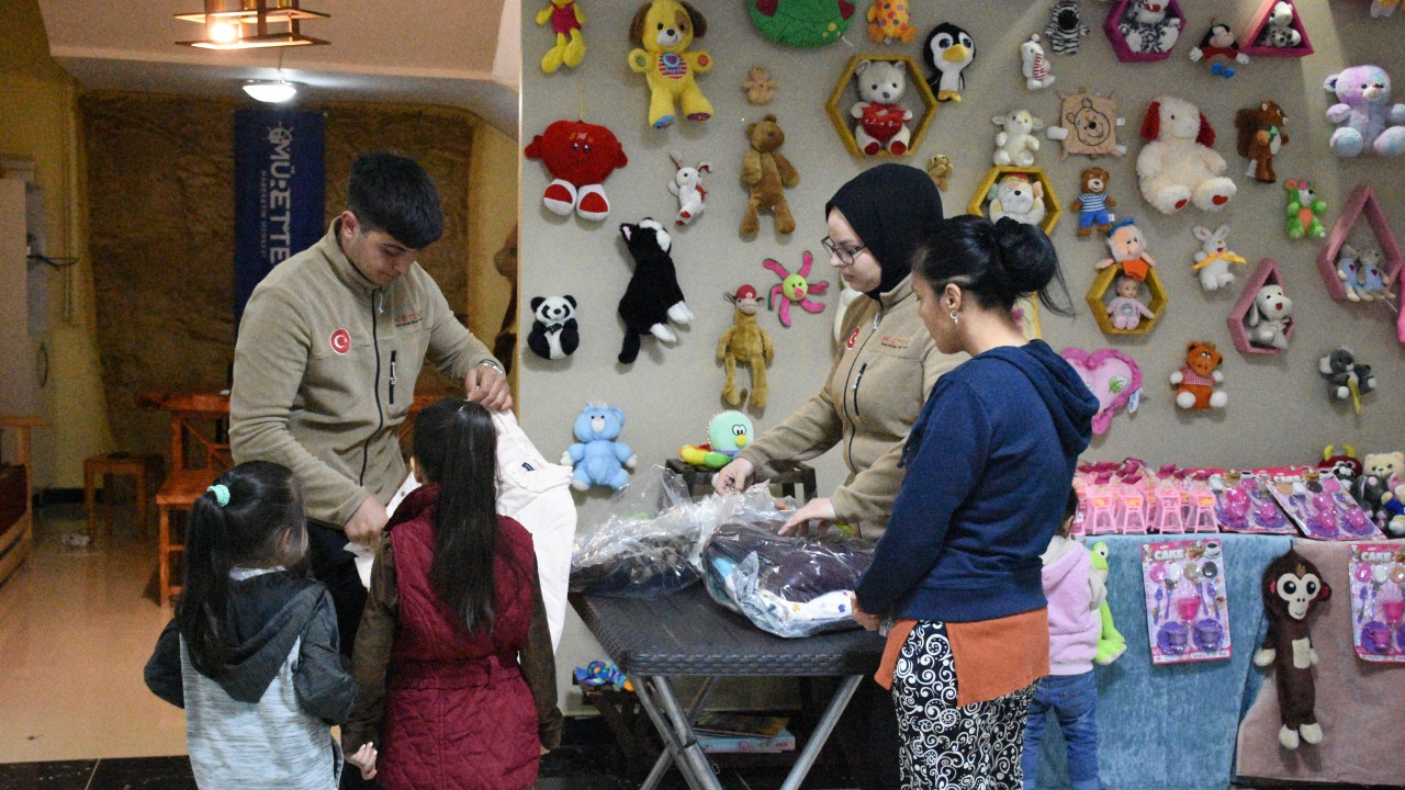 Konya’dan deprem bölgesine uzanan iyilik! Çocuklar bayram sevincini “sevgi paketleri“yle yaşayacak