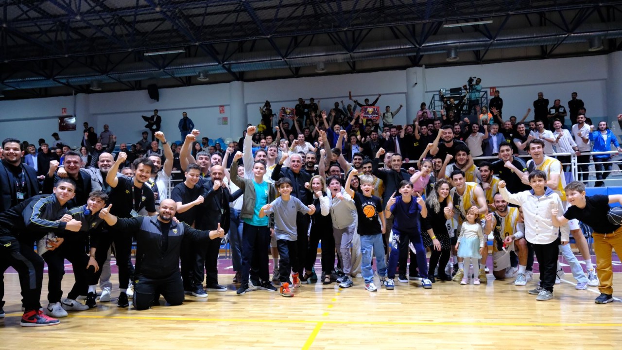 Büyükşehir Belediyespor basketbolda yarı finalde