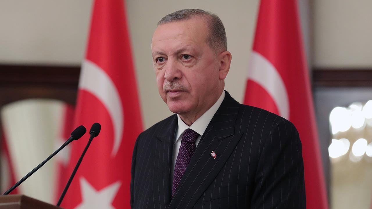 Cumhurbaşkanı Erdoğan’dan şehit polisin ailesine başsağlığı mesajı