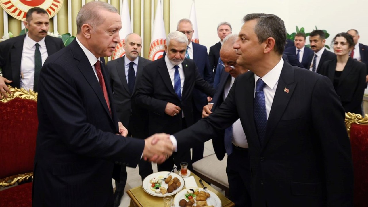Cumhurbaşkanı Erdoğan ile Özgür Özel’in görüşme yeri ve saati belli oldu!