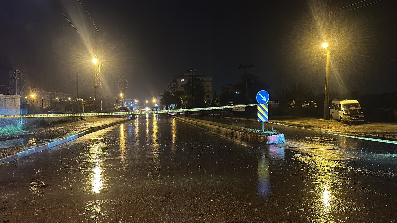 Hatay’da yoğun yağış: 2 ilçede eğitime ara verildi