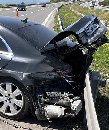Milli Eğitim Bakanı Yusuf Tekin'in makam aracı kaza yaptı