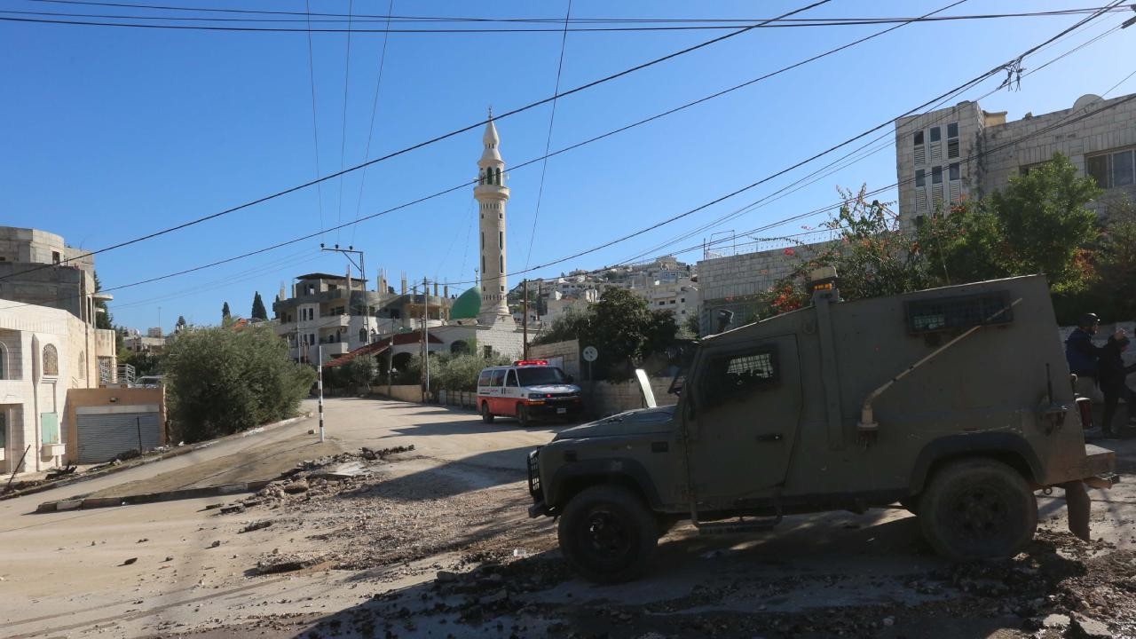 İsrail askerleri Batı Şeria'da düzenlediği baskında 11 Filistinliyi yaraladı