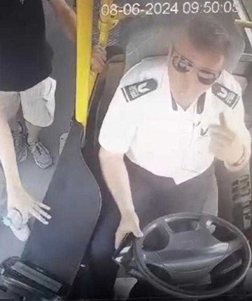 Belediye otobüsünün şoförü, güzergahını değiştirerek öğrenciyi sınava yetiştirdi