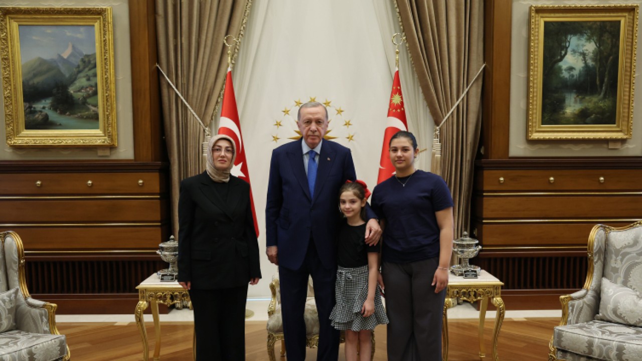 Cumhurbaşkanı Erdoğan, Sinan Ateş'in eşi Ayşe Ateş'i kabul etti
