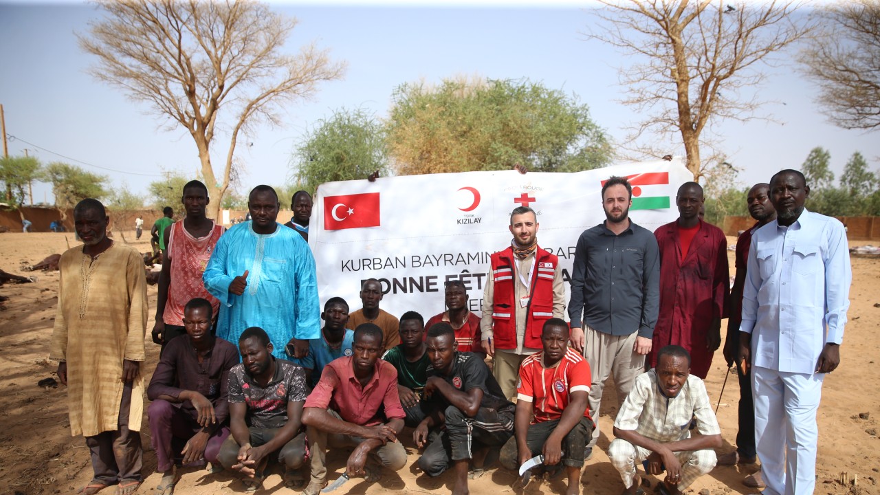 Türk Kızılay, Nijer'de 19 bin 75 hisse kurban etini ihtiyaç sahiplerine ulaştırdı 