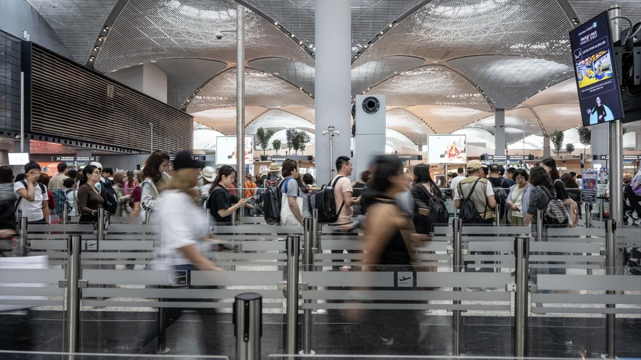 Havaalanlarında yeni dönem başlıyor! Elle arama yapılabilecek