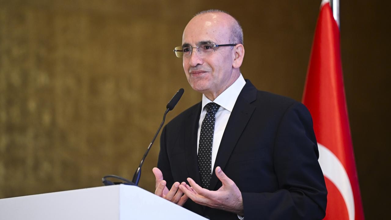 Bakan Mehmet Şimşek Singapur'da