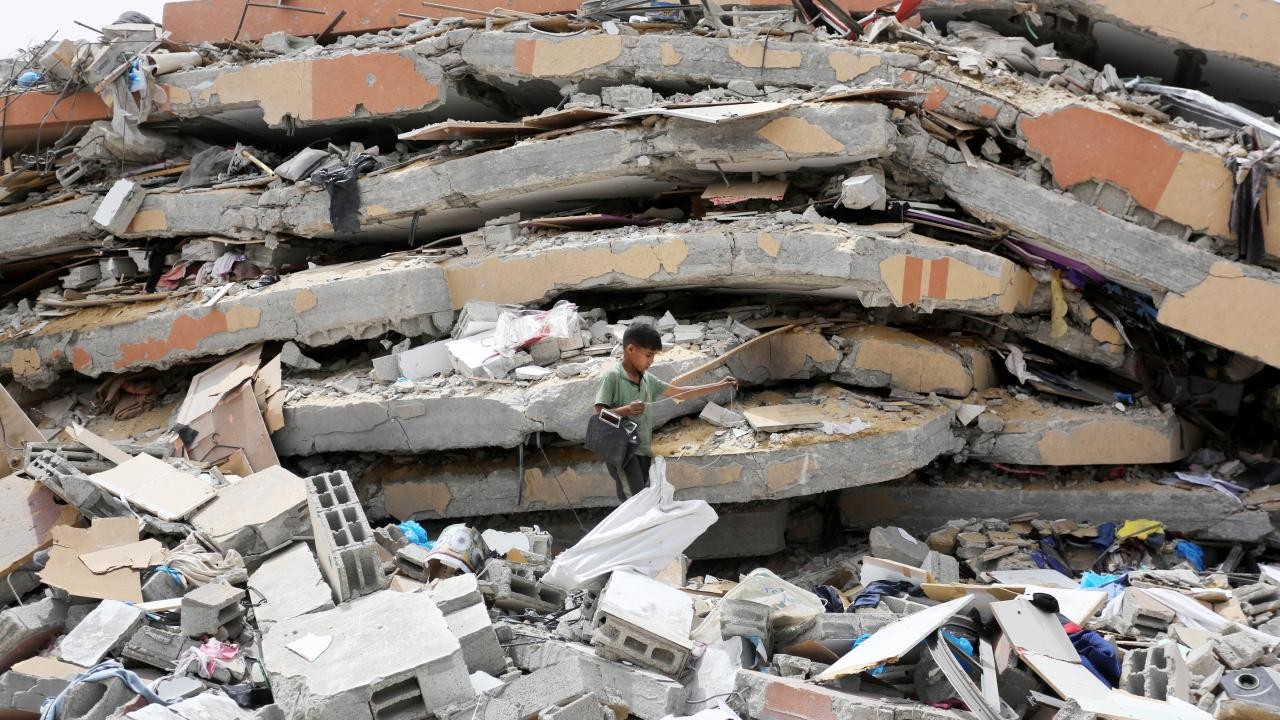 Gazze’de can kaybı 37 bin 877’ye çıktı
