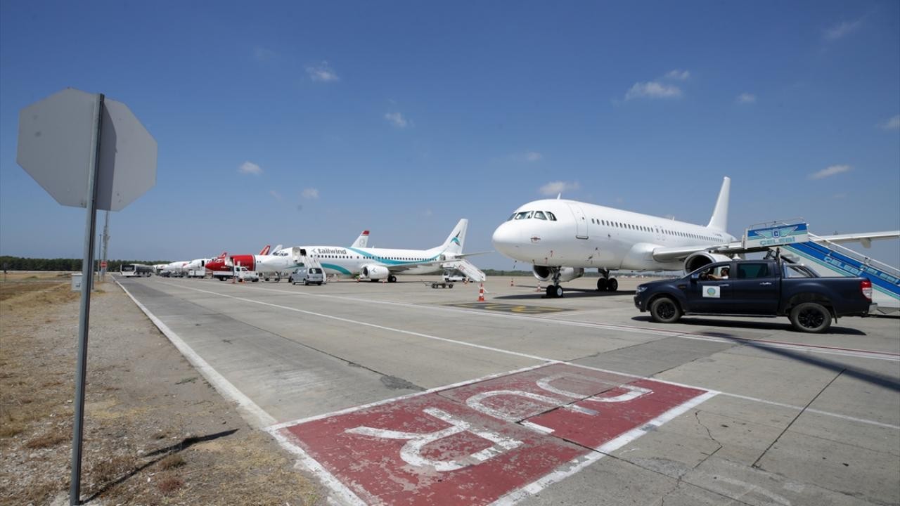 İsrail uçağı Antalya’ya acil iniş yaptı: Hastalanan yolcu nedeniyle uçağın acil inişine izin verildi
