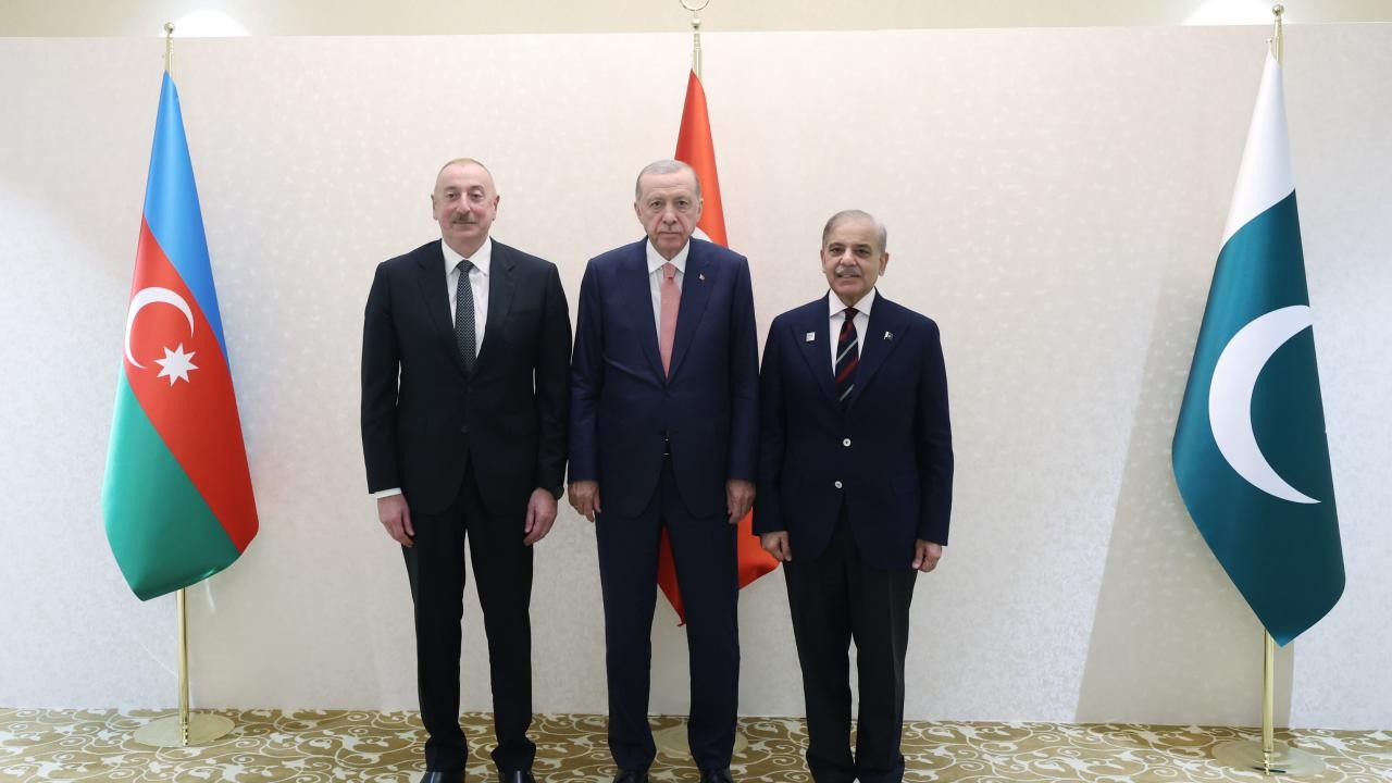 Cumhurbaşkanı Erdoğan, Aliyev ve Şerif ile üçlü toplantı yaptı