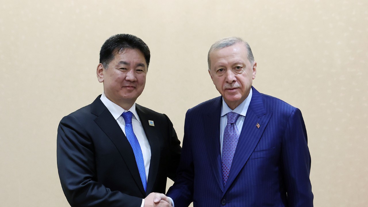 Cumhurbaşkanı Erdoğan, Moğolistan Cumhurbaşkanı ile bir araya geldi