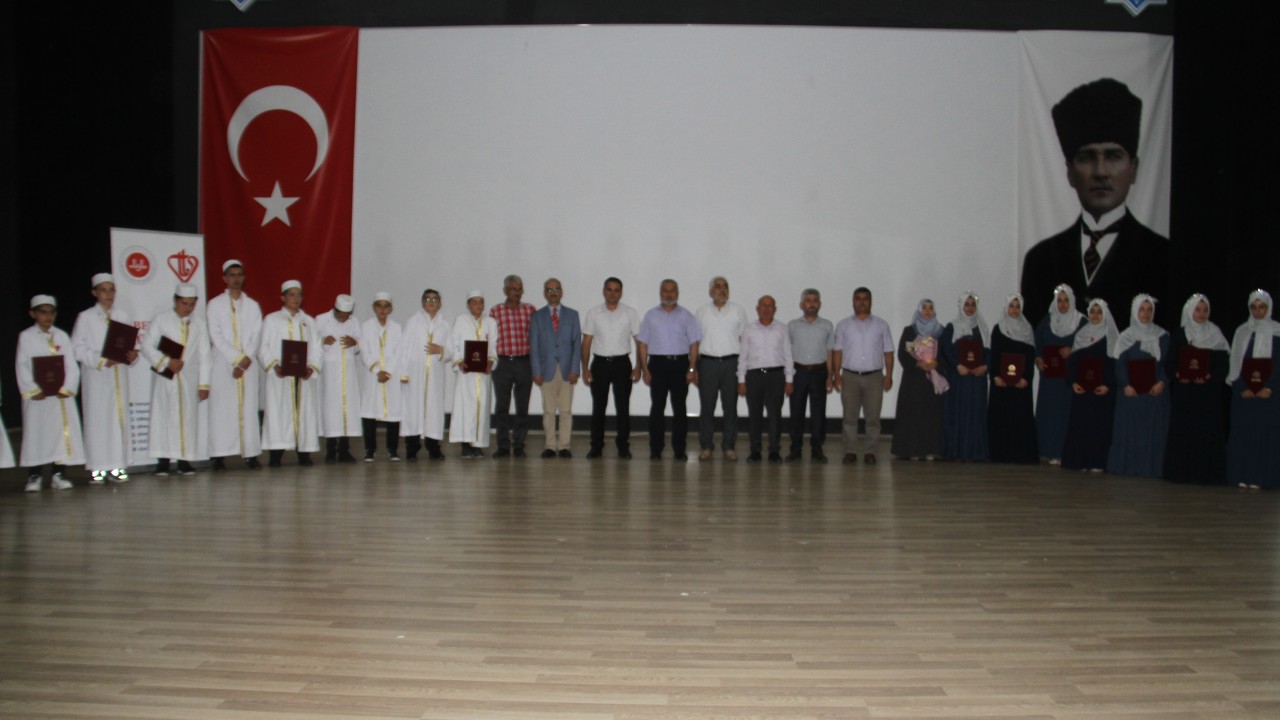 Beyşehir’de hafızlık mezuniyet töreni düzenlendi