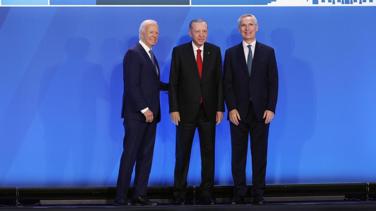 Cumhurbaşkanı Erdoğan, NATO Atlantik Konseyi Devlet ve Hükümet Başkanları Oturumu'na katıldı