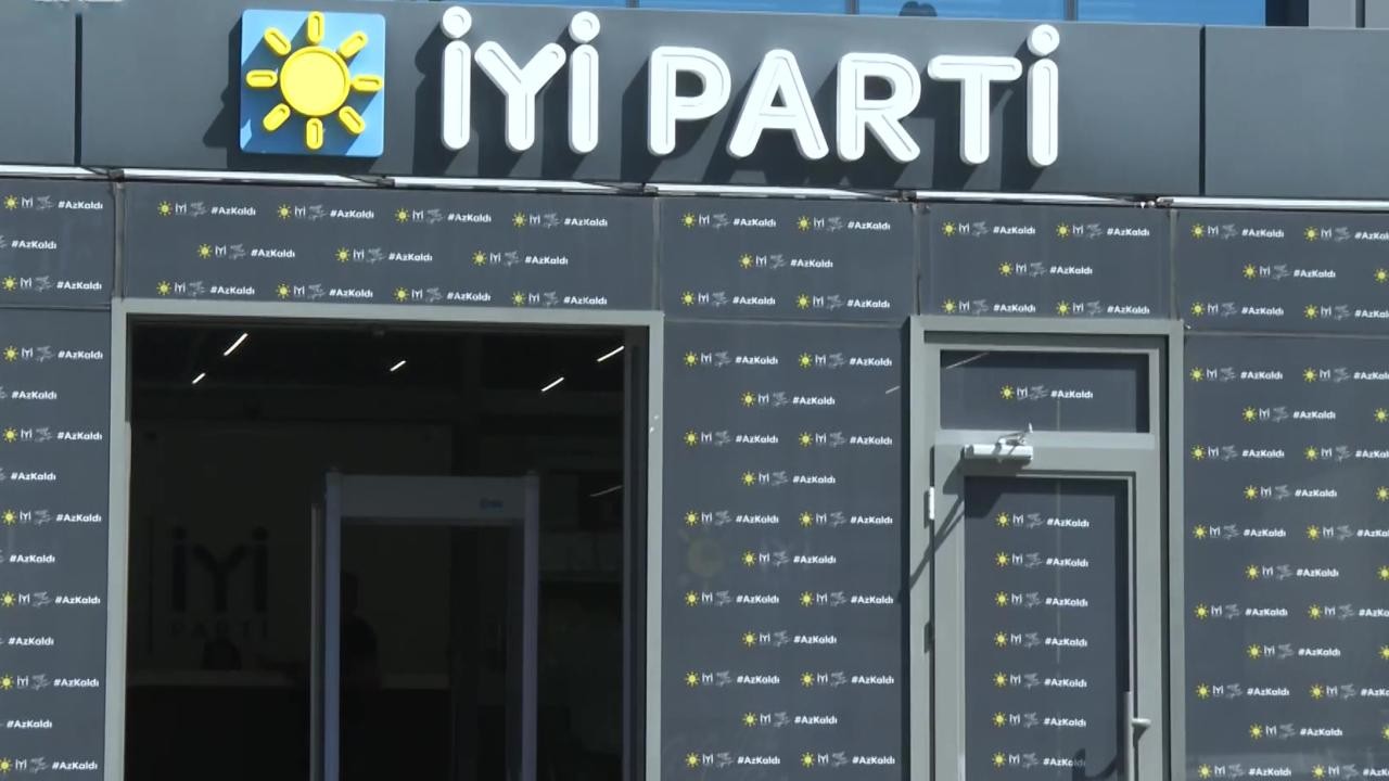 İyi Parti'de istifalar sürüyor