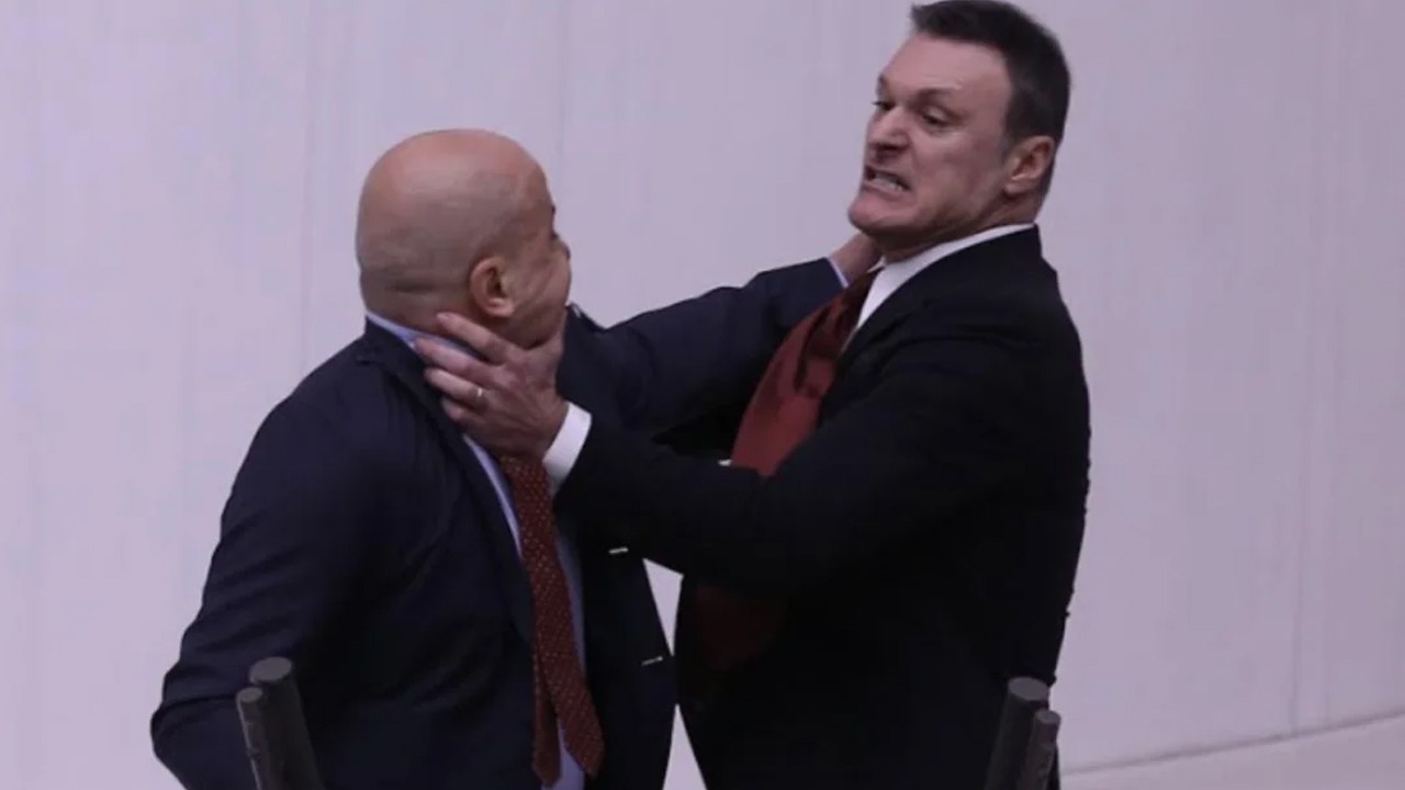 TBMM’de kavgaya karışan Alpay Özalan ve Ahmet Şık’a kınama cezası verildi