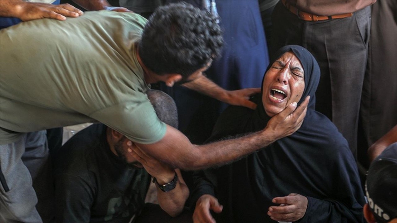 İsrail ordusunun Gazze Şeridi'ne düzenlediği saldırılarda son 10 günde 400 Filistinli hayatını kaybetti