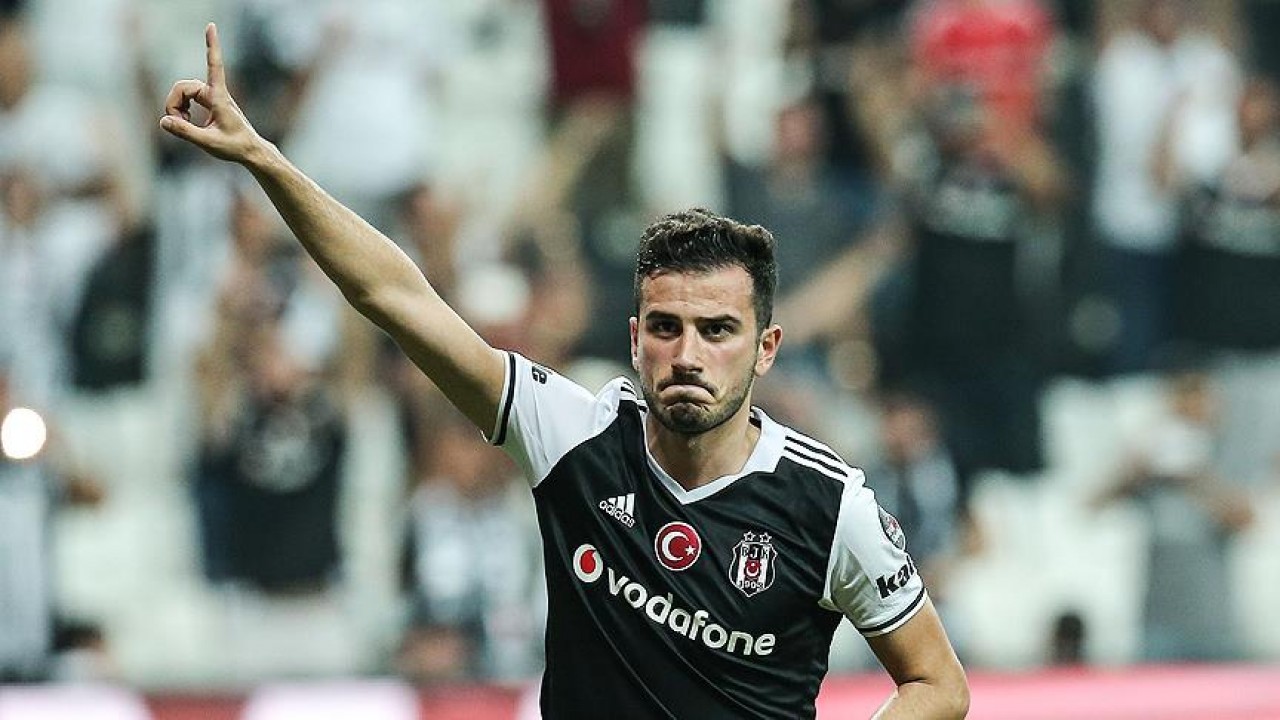 Oğuzhan Özyakup, futbolu bıraktığını açıkladı