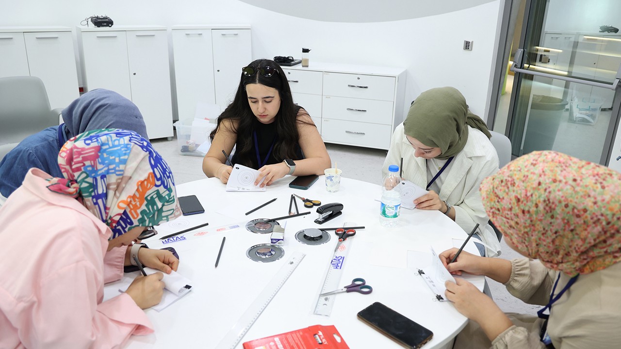 Konya Büyükşehir’den “Yeni Nesil Öğretmenler ile İnteraktif Astronomi ve Uzay Bilimleri Öğrenimi” projesi