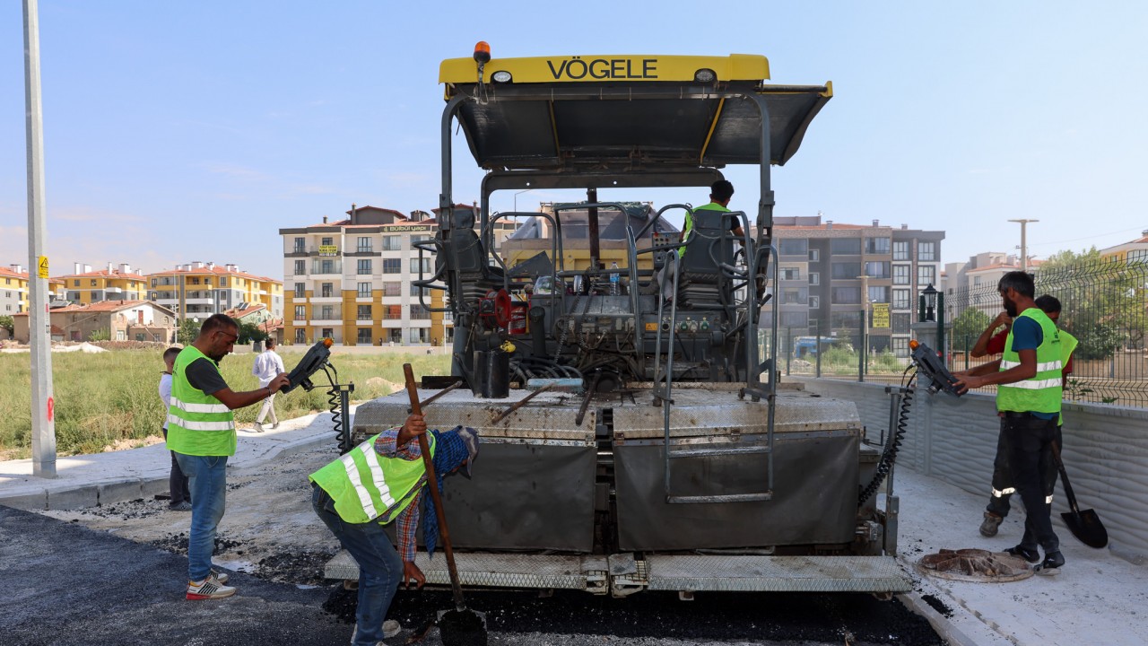 Selçuklu Belediyesi 2024 yılı asfalt hedefinin yarısını tamamladı