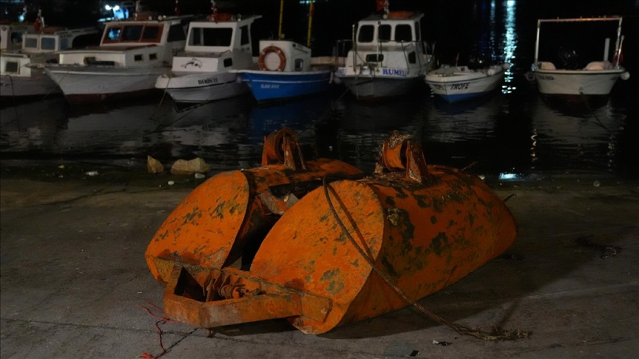 Arnavutköy açıklarında patlayıcı madde olduğu tahmin edilen cisim bulundu