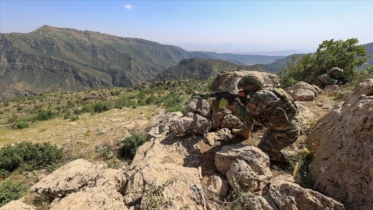 Fırat Kalkanı bölgesinde 8 PKK/YPG’li terörist etkisiz hale getirildi