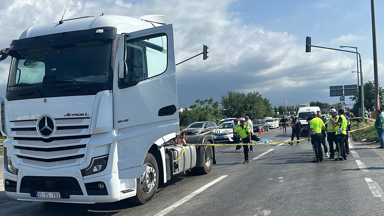 Feci kaza: TIR’ın çarptığı 4 yaşındaki çocuk öldü, kardeşi ve annesi yaralandı