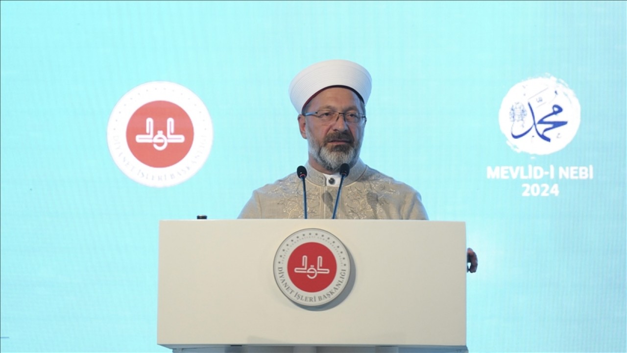 Diyanet İşleri Başkanı Erbaş: İslam ile gençliğin heyecanı buluştuğunda yeryüzünün güzelleşeceğine inanıyoruz