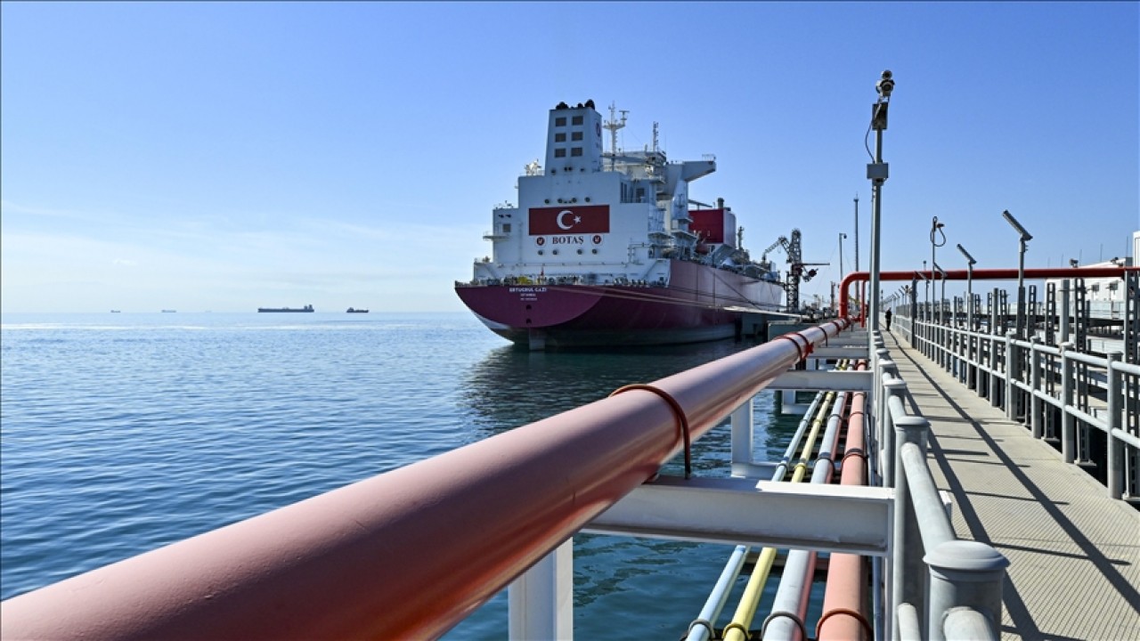 Türkiye, doğal gaz temininde elini 100 milyar metreküplük LNG atılımıyla güçlendiriyor