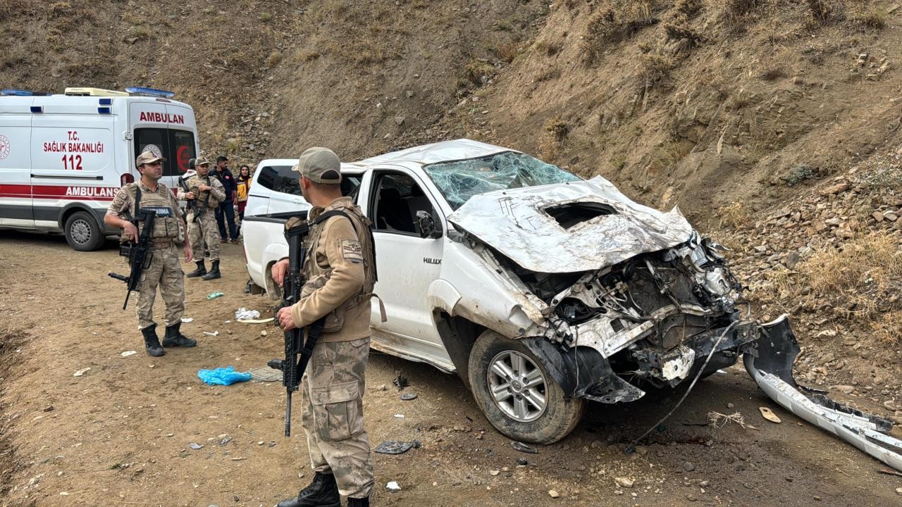 Cenaze törenine giden şehit yakınları kaza yaptı: 2 ölü, 4 yaralı