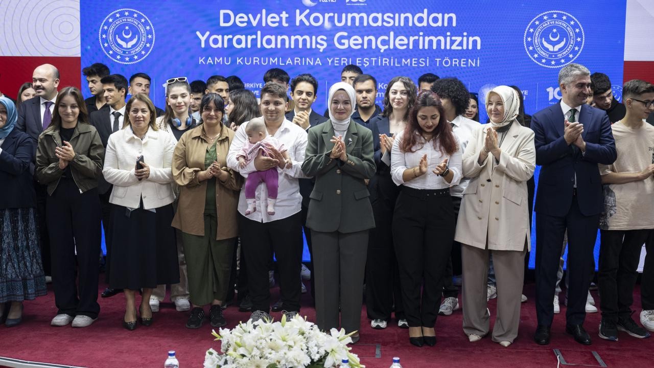 Devlet korumasında yetişen 729 genç kamuya atandı