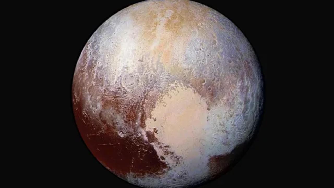 NASA, Plüton’un en büyük uydusu Charon’un yüzeyinde karbondioksit izleri tespit etti