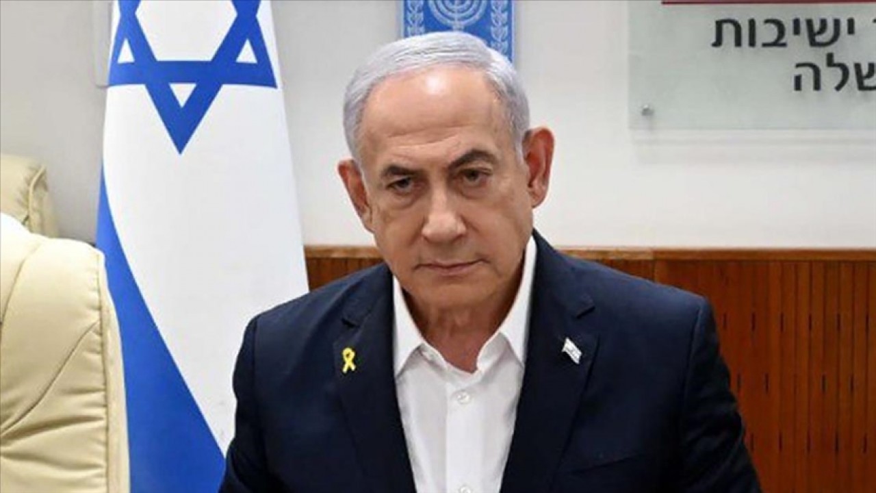 Katil Netanyahu, bakanlarıyla 