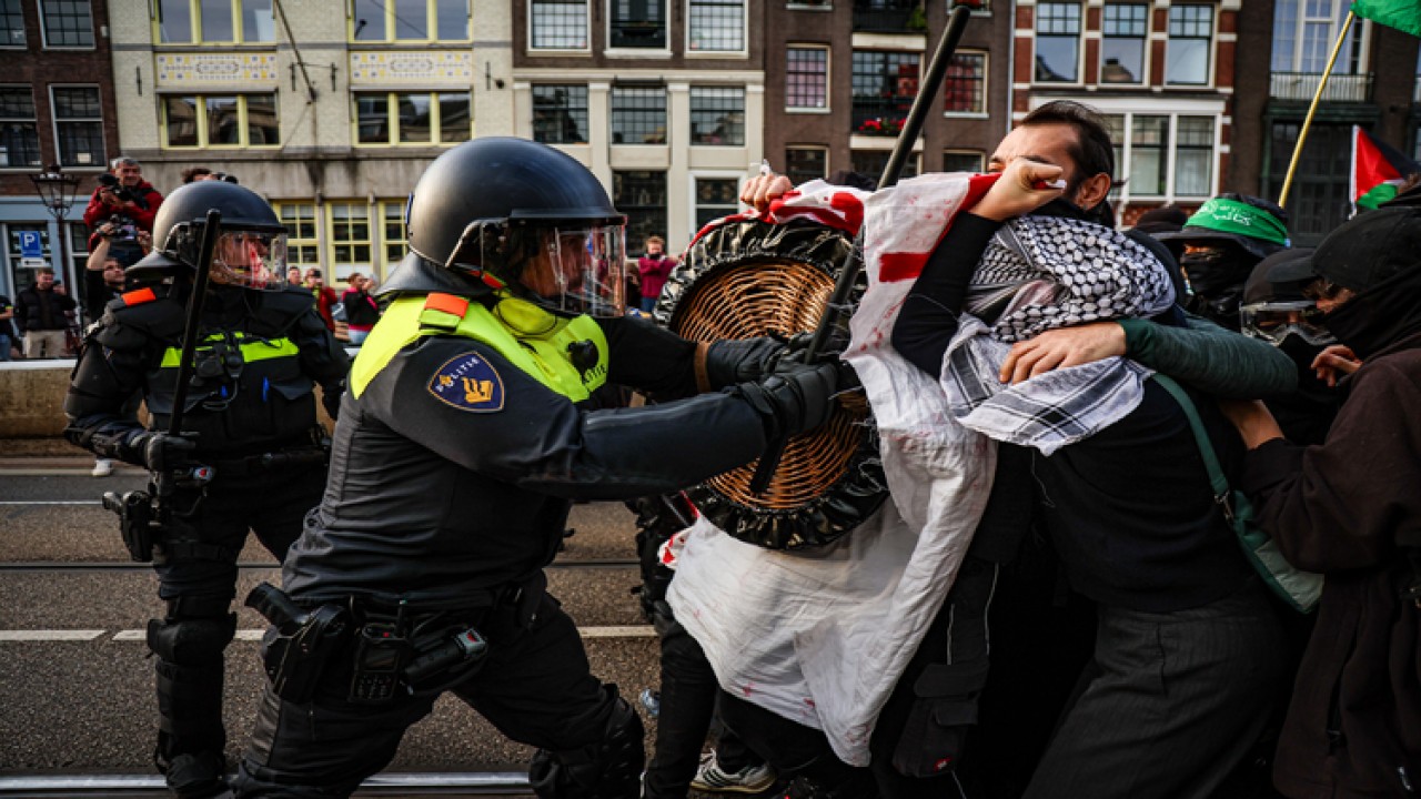 Hollanda polisi, Filistin destekçisi göstericileri gözaltına aldı