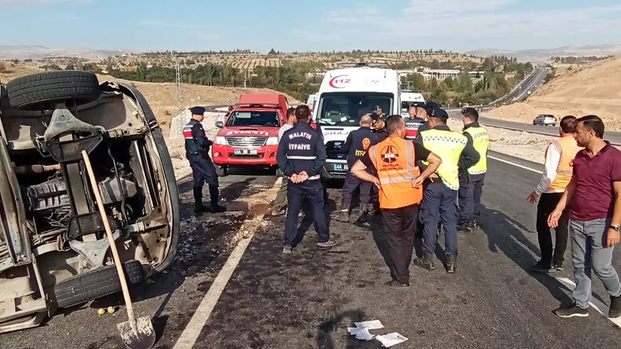 Kontrolden çıkan yolcu minibüsü devrildi: 1’i ağır 17 yaralı